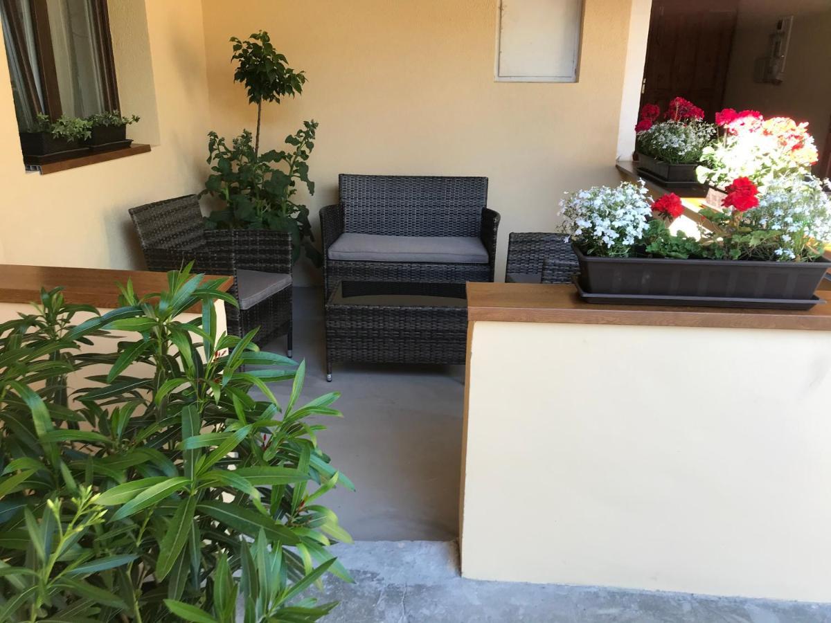 Komfort Apartman Vác Exterior foto